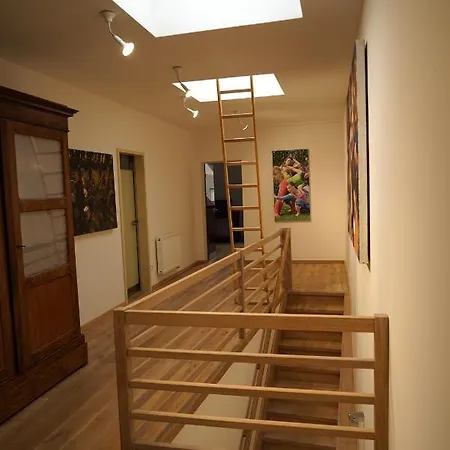 Stille, Aussicht Und Kunst Am Archaeologischen Park *