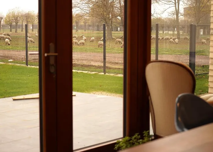 Stille, Aussicht Und Kunst Am Archaeologischen Park Homestay szállás