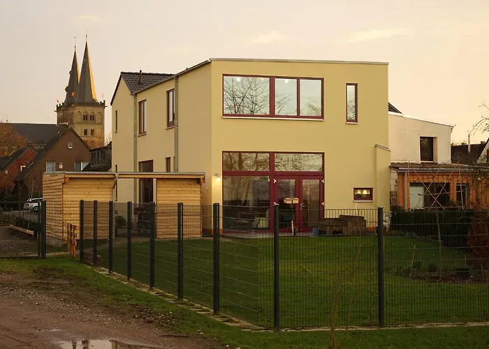 Stille, Aussicht Und Kunst Am Archaeologischen Park Homestay szállás *