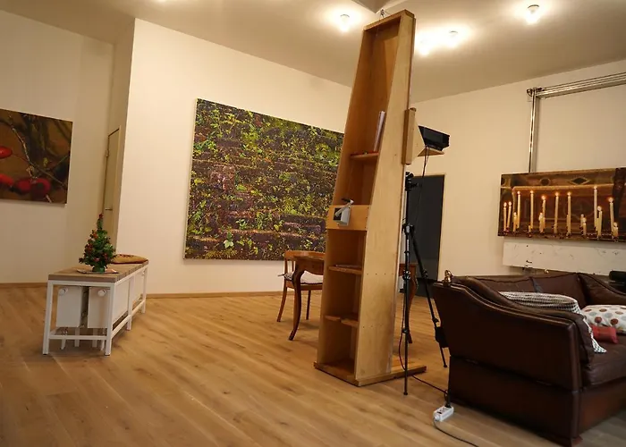 Stille, Aussicht Und Kunst Am Archaeologischen Park *